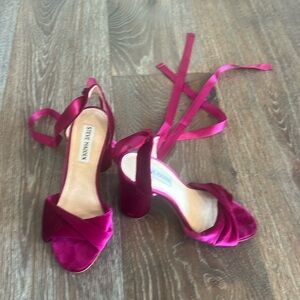 Steve Madden sandals, velvet ribbon pink size 6 used